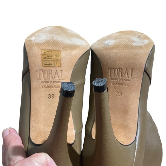 Toral Bootie Sz 39 (8.5 US) Ankle Boot Beige Revolve - Picture 11 of 12